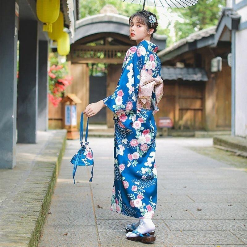 Traditional Kimono Dress Japanese ...